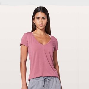 LULULEMON Love Tee V-neck pink 12